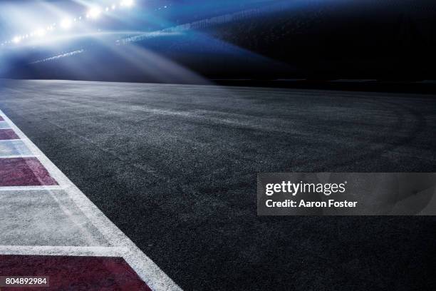 night race track - motorized sport fotografías e imágenes de stock