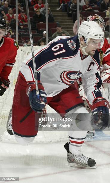 Rick Nash of the Columbus Blue Jackets skates around the Chicago Blackhawks goal on March 30, 2008 at the United Center in Chicago, Illinois.