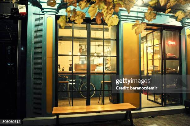 moderne coffeeshop - deli counter stockfoto's en -beelden