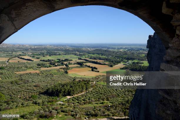 view from castle of les baux-de-provence - les alpilles stockfoto's en -beelden