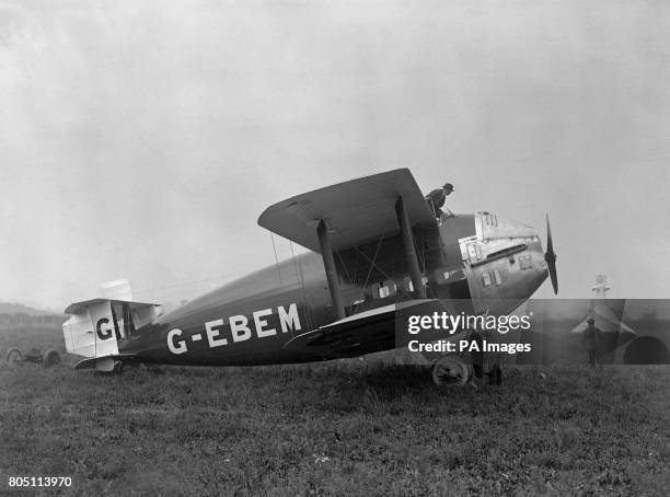Vickers 16 28 Vickers Type Stock Photos, High-Res Pictures, and Images - Getty Images