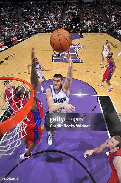 Spencer Hawes of the Sacramento Kings against the Los Angeles Clippers on April 3, 2008 at ARCO Arena in Sacramento, California. NOTE TO USER: User...