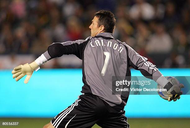 Goalkeeper Joe Cannon of the San Jose Earthquakes throws the ball in play in the second half during their MLS game against the Los Angeles Galaxy at...