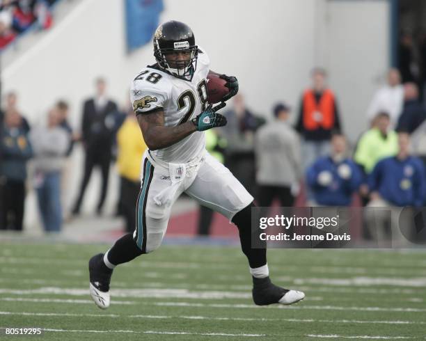 Jacksonville Jaguars' Fred Taylor during a game between the Jacksonville Jaguars and the Buffalo Bills on Sunday, November 26 at Ralph Wilson Stadium...