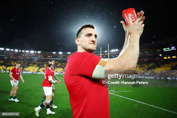 Sam Warburton of the Lions thanks the crowd after winning the International Test match between the New Zealand All Blacks and the British & Irish...