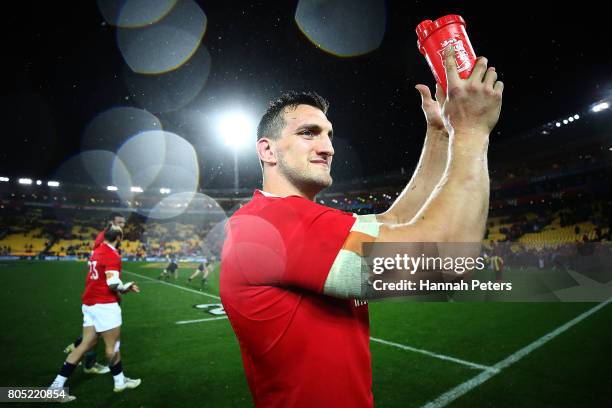 Sam Warburton of the Lions thanks the crowd after winning the International Test match between the New Zealand All Blacks and the British & Irish...