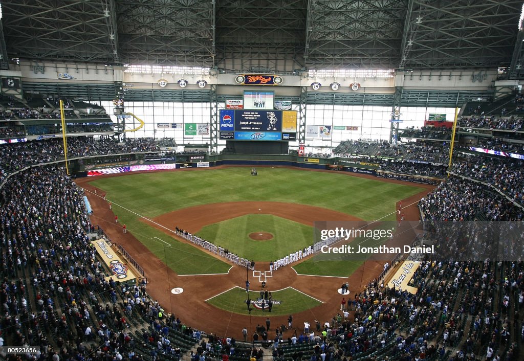 San Francisco Giants v Milwaukee Brewers