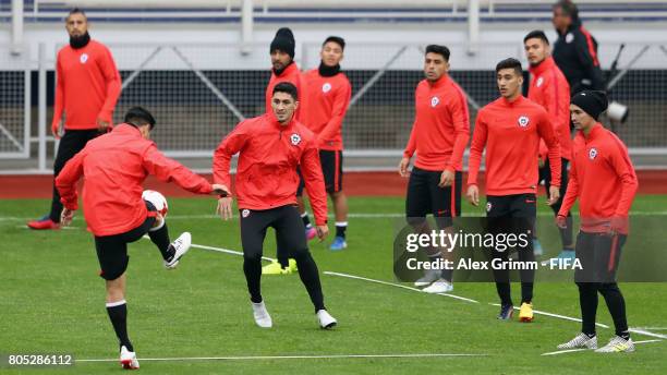 Players attend a Chile training session ahead of their FIFA Confederations Cup Russia 2017 final against Germany at Smena Stadium on July 1, 2017 in...