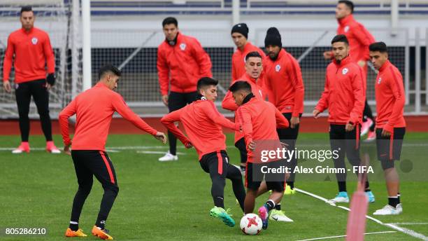 Players attend a Chile training session ahead of their FIFA Confederations Cup Russia 2017 final against Germany at Smena Stadium on July 1, 2017 in...