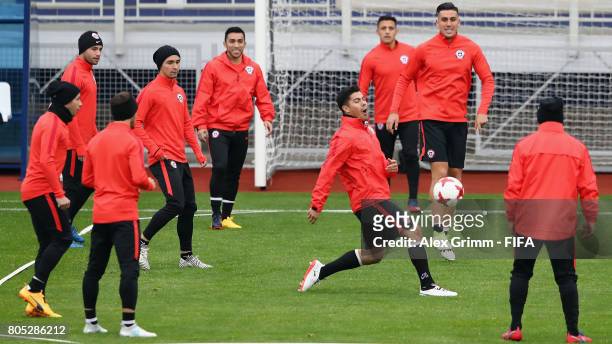 Players attend a Chile training session ahead of their FIFA Confederations Cup Russia 2017 final against Germany at Smena Stadium on July 1, 2017 in...