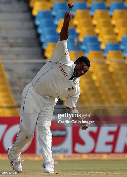 Makhaya Ntini bowls during Day 3 of the second test match between India and South Africa held at Sardar Patel Gujarat Stadium on April 5, 2008 in...