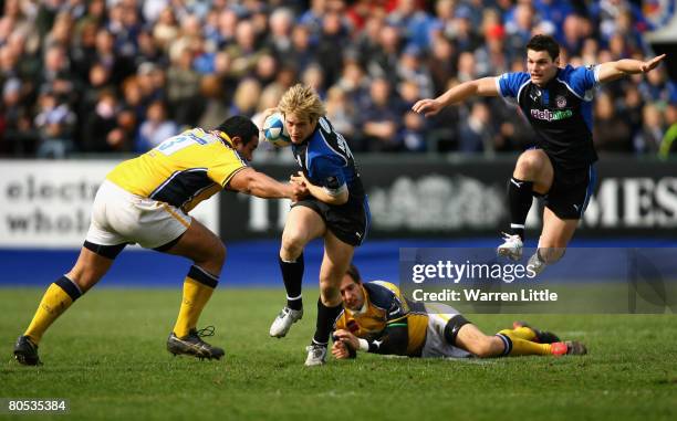 Nick Abendanon of Bath evades a tackle during the European Challenge Cup Quarter Final match between Bath Rugby and Leeds Carnegie at the Recreation...