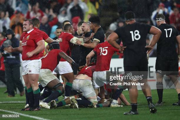 Fight between TJ Perenara of the All Blacks and Kyle Sinckler breaks out on full time during the International Test match between the New Zealand All...