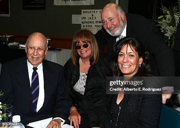 Michelle Riner Rob And Michelle Reiner Photos and Premium High Res Pictures - Getty Images