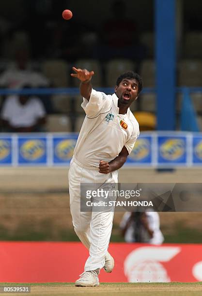 Sri Lanka bowler Muttiah Muralitharan delivers during the third day of the 2nd test April 5, 2008 at the Queens Park Oval in Port of Spain, Trinidad...