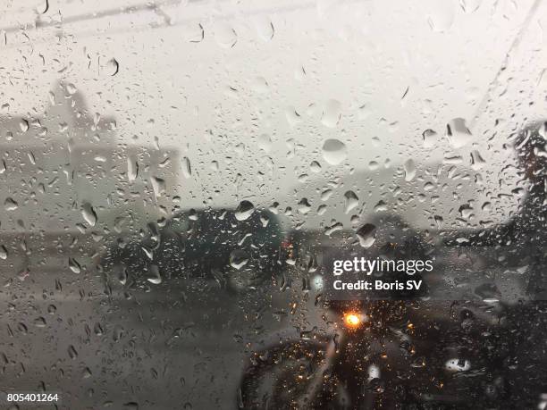 heavy rain in moscow - car blinker stock pictures, royalty-free photos & images