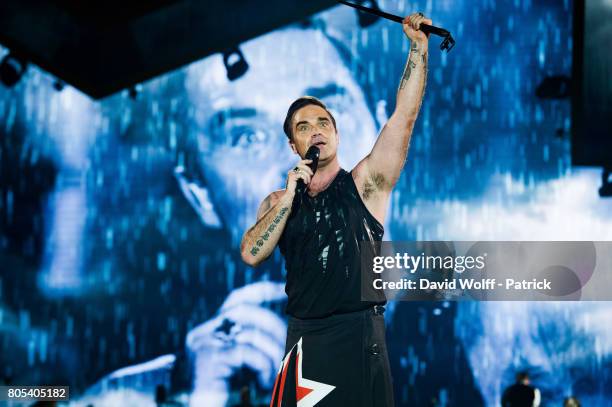 Robbie Williams performs at AccorHotels Arena on July 1, 2017 in Paris, France.