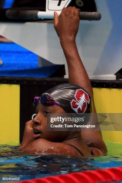 Simone Manuel celebrates after winning the Women's 50 LC Meter Freestyle Final during the 2017 Phillips 66 National Championships & World...