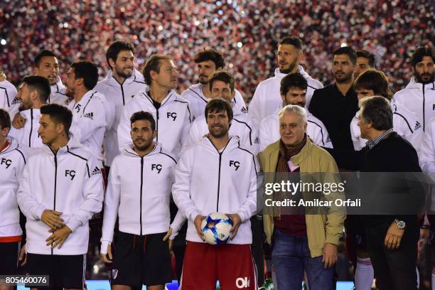 Fernando Cavenaghi and friends pose during Fernando Cavenaghi's farewell match at Monumental Stadium on July 01, 2017 in Buenos Aires, Argentina.