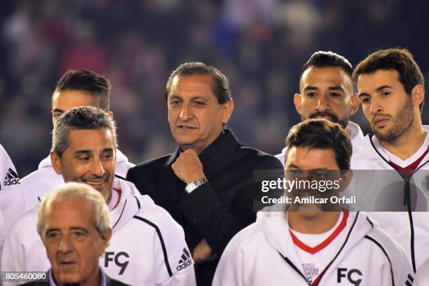 Ramon Diaz, Hernan Diaz, Marcelo Gallardo, Rodolfo D`Onofrio, Ariel Rojas and Camilo Mayada pose during Fernando Cavenaghi's farewell match at...