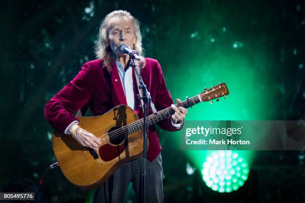 Gordon Lightfoot performs during Canada Day celebrations at Parliament Hill on July 1, 2017 in Ottawa, Canada.