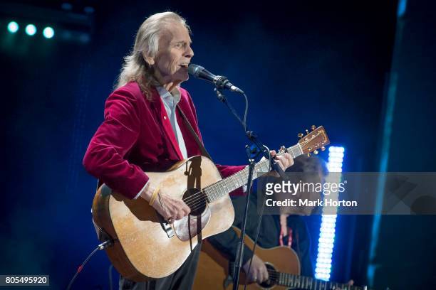 Gordon Lightfoot performs during Canada Day celebrations at Parliament Hill on July 1, 2017 in Ottawa, Canada.