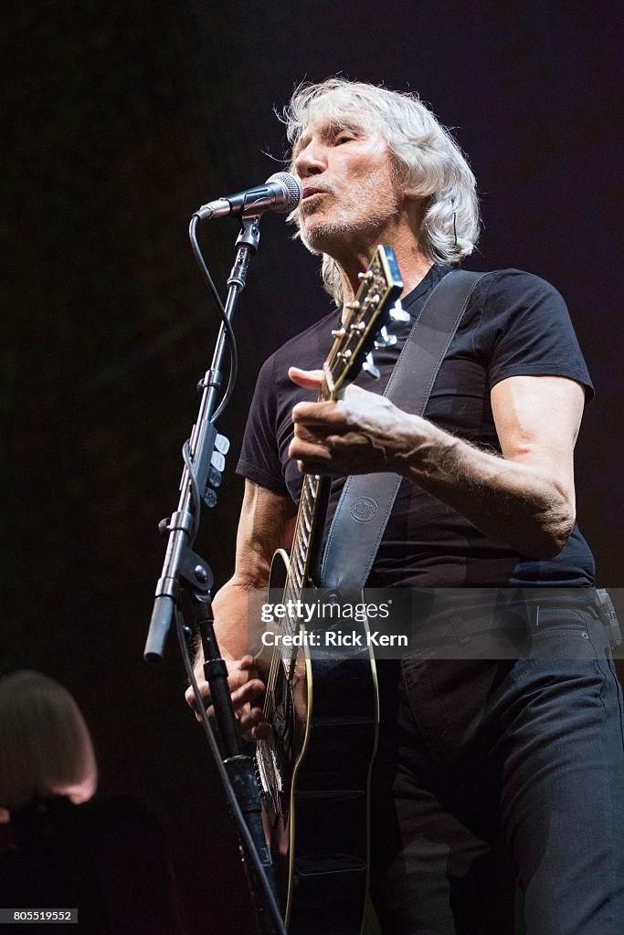 Roger Waters In Concert - San Antonio, TX