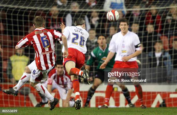 Glen Whelan of Stoke scores fom long range during Coco-cola Championship match between Stoke City and Crystal Palace at the Britannia Stadium on...