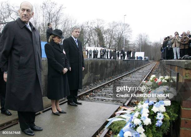 Israel's Prime Minister Ehud Olmert, Charlotte Knobloch, president of the Central Council of Jews in Germany and Berlin's Mayor Klaus Wowereit...