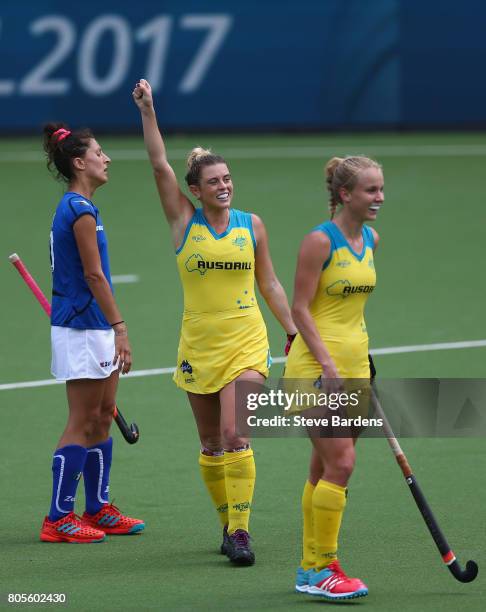 Jordan Holzberger of Australia celebrates the 3rd goal during the 5/6th place play off match between Italy and Australia on July 2, 2017 in Brussels,...