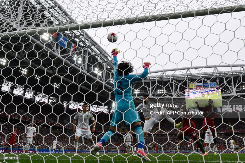 TOPSHOT-FBL-CONFED-CUP-MATCH15-POR-MEX