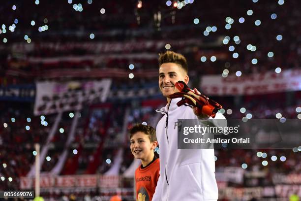 Former goalkeeper of River Plate Leandro Chichizola walks onto the field prior Fernando Cavenaghi's farewell match at Monumental Stadium on July 01,...
