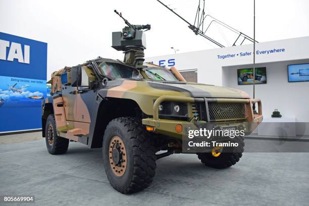 hawkei on the defence industry show - australian army stock pictures, royalty-free photos & images