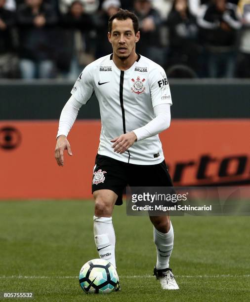 Rodriguinho of Corinthians conducts the ball during the match between Corinthians and Botafogo for the Brasileirao Series A 2017 at Arena Corinthians...