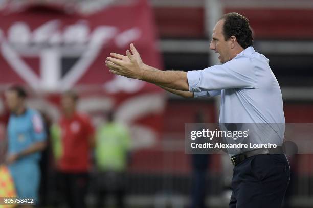 Rogerio Ceni, Head Coach of Sao Paulo reacts during the match between Flamengo and Sao Paulo as part of Brasileirao Series A 2017 at Ilha do Urubu...