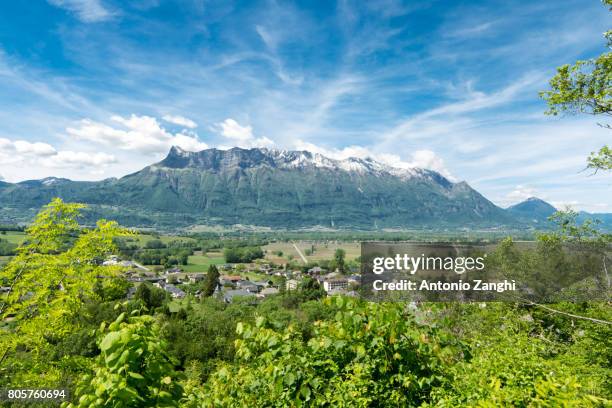 frontal view of french alps, blue sky - chambery stock-fotos und bilder