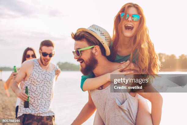 zomer aan het meer - ventil stockfoto's en -beelden