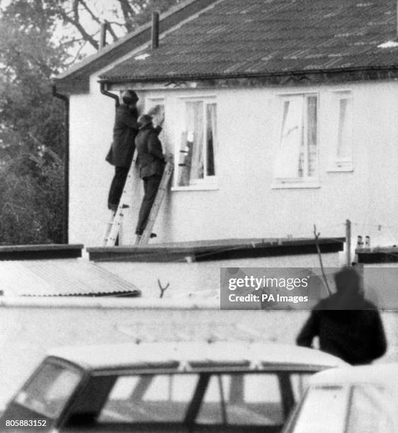 Police negotiating with the IRA kidnappers of the Dutch industrialist Dr Tiede Herrama at a house in Monasterevin.