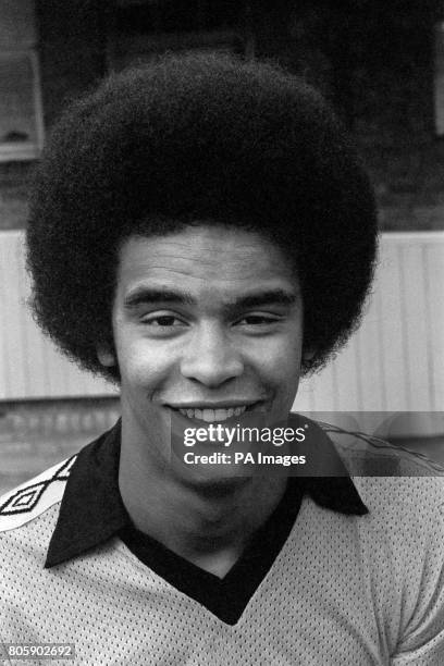 George Berry 63 Wolverhampton Wanderers George Berry Stock Photos, High-Res Pictures ...