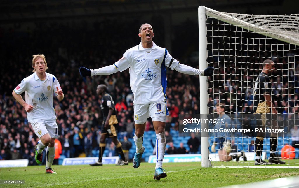 Soccer - Coca-Cola Football League One - Leeds United v Brentford - Elland Road