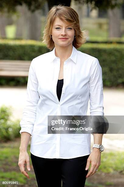 Actress Jodie Foster attend the Nim's Island photocall at the Casa del Cinema on April 10, 2008 in Rome, Italy.