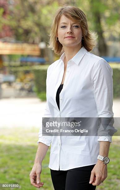 Actress Jodie Foster attend the Nim's Island photocall at the Casa del Cinema on April 10, 2008 in Rome, Italy.