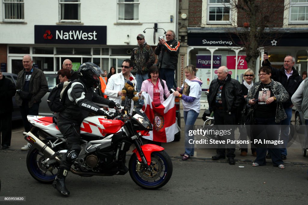 Bikers pay tribute to fallen troops