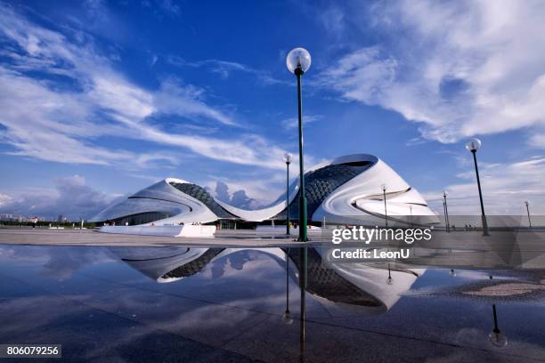 teatro dell'opera, harbin, cina - teatro lirico foto e immagini stock