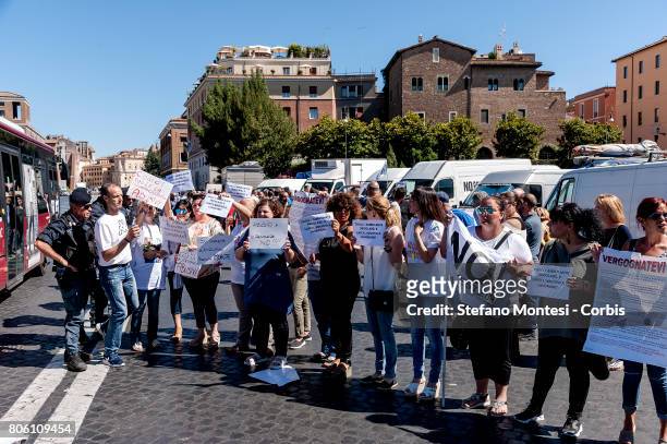 Two hundred street vendors have occupied piazza Bocca della Verita, in front of the Department of Commerce, to protest against the European directive...