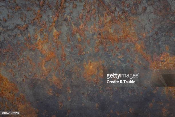 texture of the old rusty metal plate - rouillé photos et images de collection