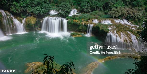 ban gioc - detian waterfall - detian waterfall stock pictures, royalty-free photos & images