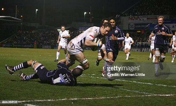 Jason White Sale Captain dives over to score a try during the Guinness Premiership match between Bristol Rugby and Sale Sharks at the Memorial...