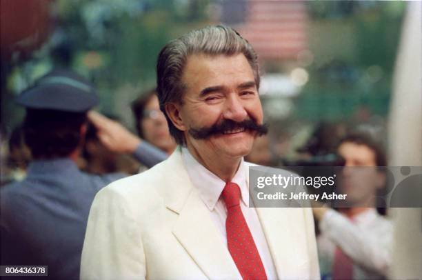 Artist Leroy Neiman at Tyson vs Holmes Convention Hall in Atlantic City, New Jersey January 22 1988.