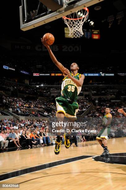 Kevin Durant of the Seattle SuperSonics shoots against the San Antonio Spurs on April 11, 2008 at the AT&T Center in San Antonio, Texas. NOTE TO...